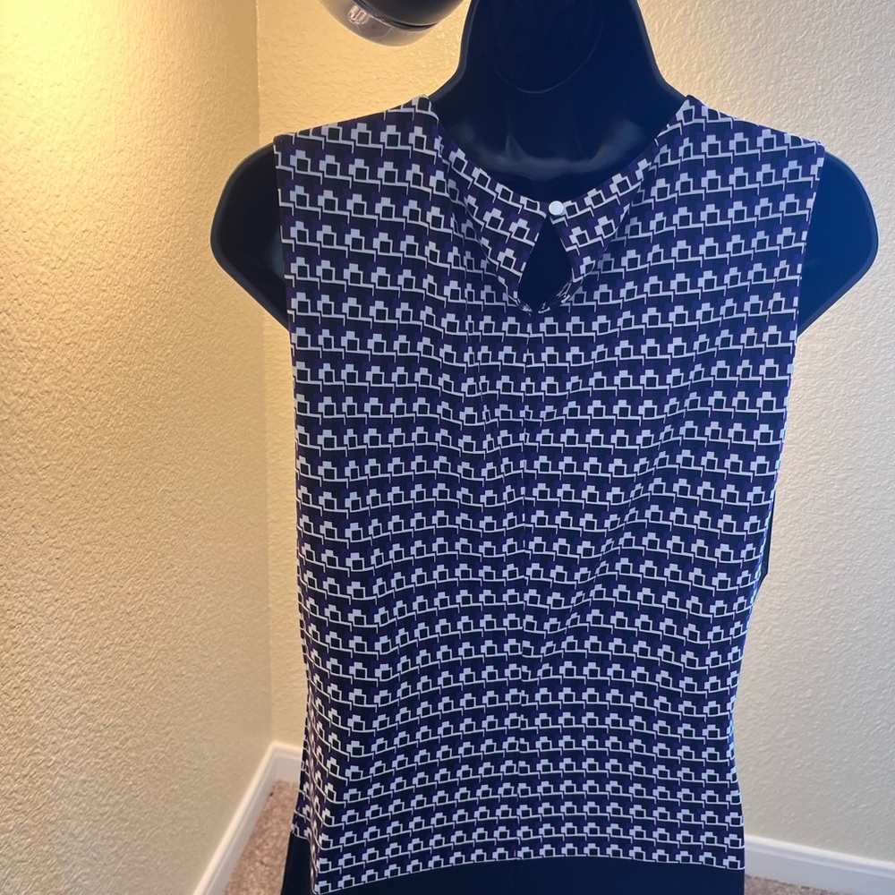 BLK Female Mannequin For Clothing Display - Picture 6 of 6